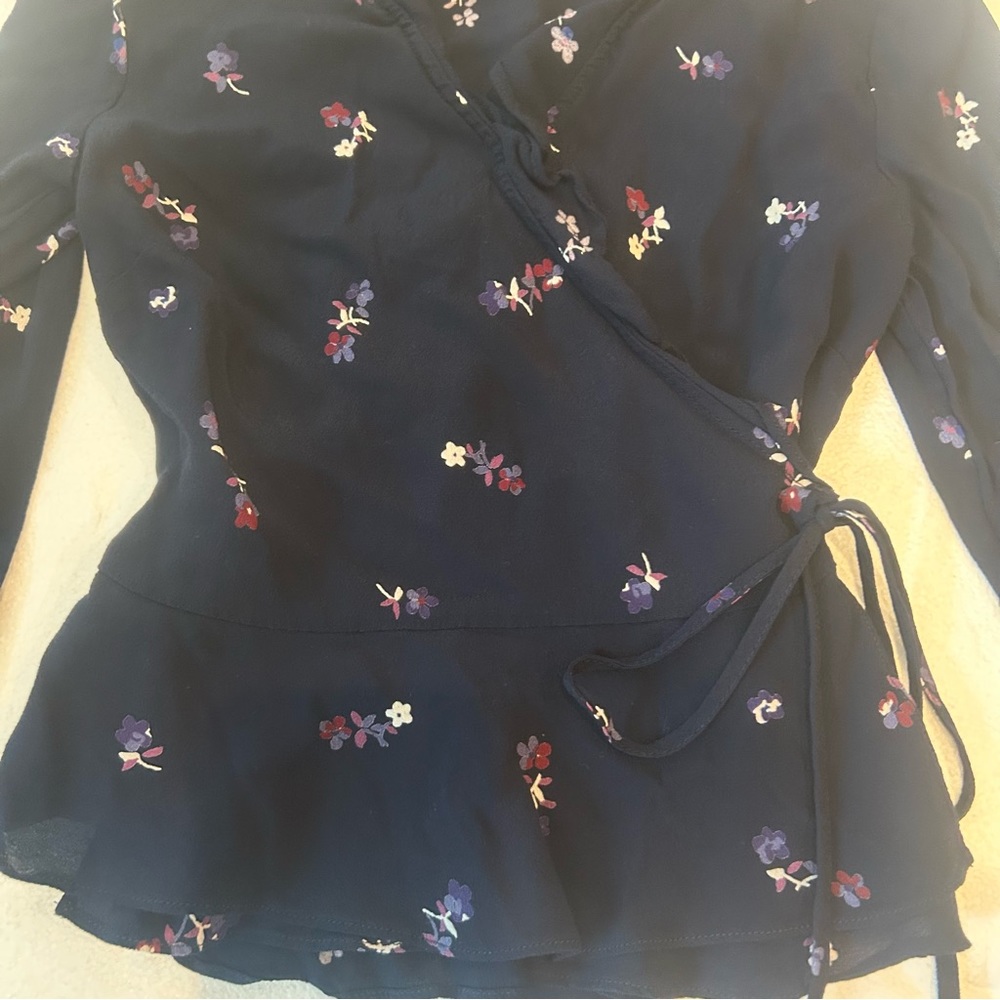 Rails Simone wrap blouse in navy Kyoto floral print white blue purple ruffle - Picture 13 of 14